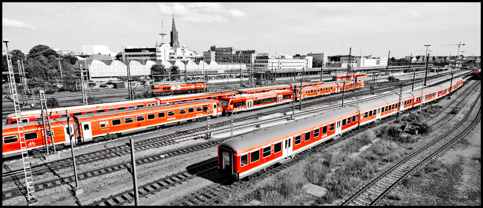 Orange Trains - ID 000246