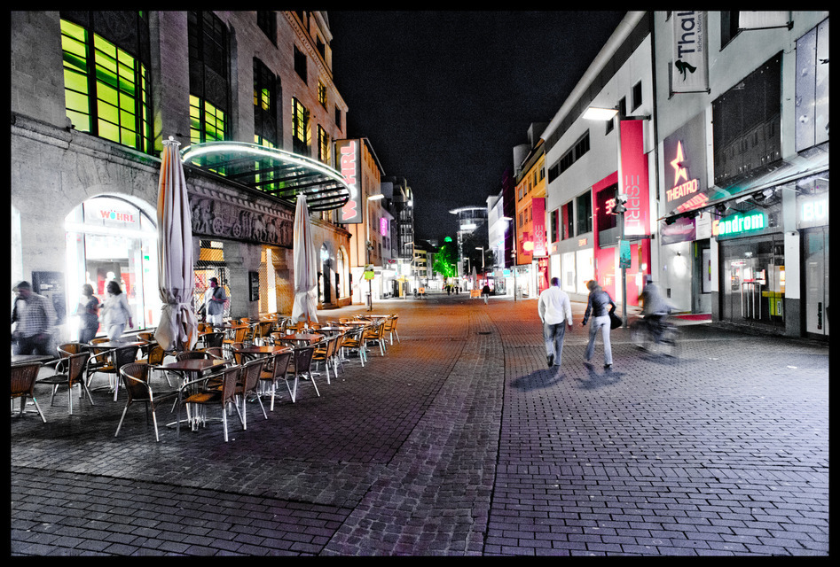 Main Shopping Street - ID 000389