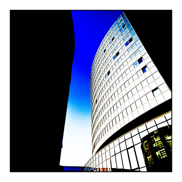 Curved Windows I - ID 000402