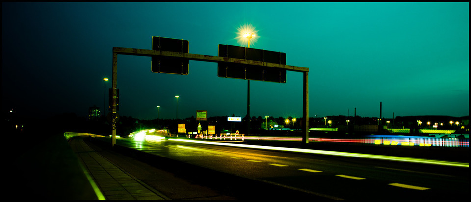 Breaking Night - ID 000487