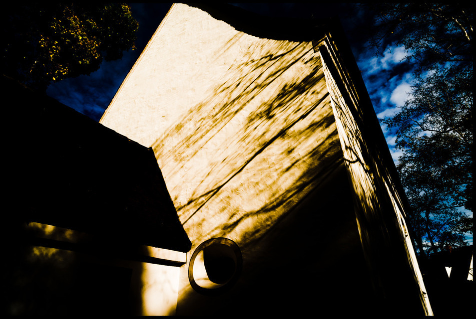 Shadow on Church - ID 000627