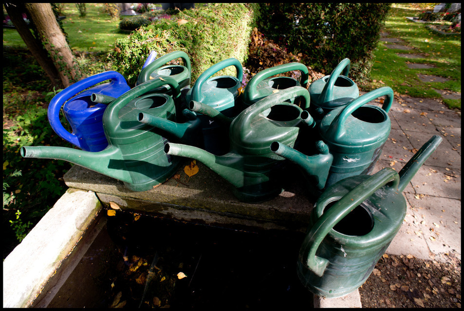 Watering Cans - ID 000628