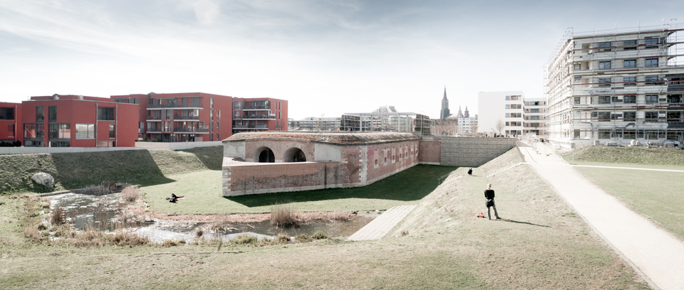 People in Glacis - ID 001200