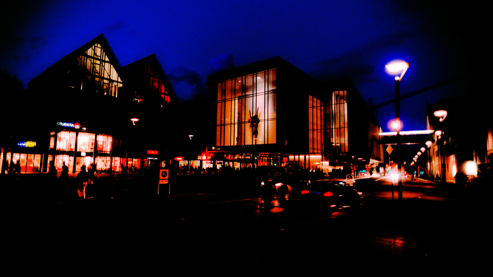 Blue and Red - ID 001334