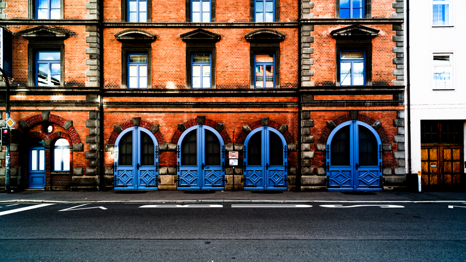Blue Doors And Windows - ID 001528