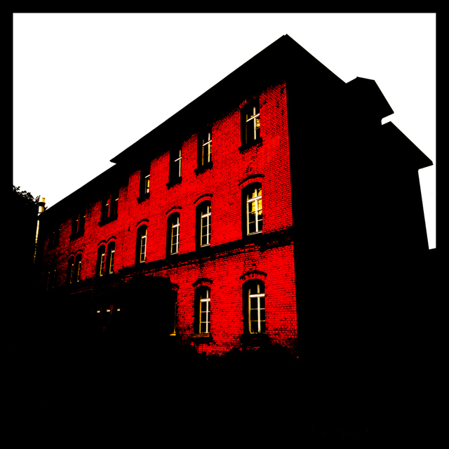 Red House - ID 001544