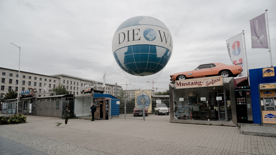 The World on The Ground - ID 001750