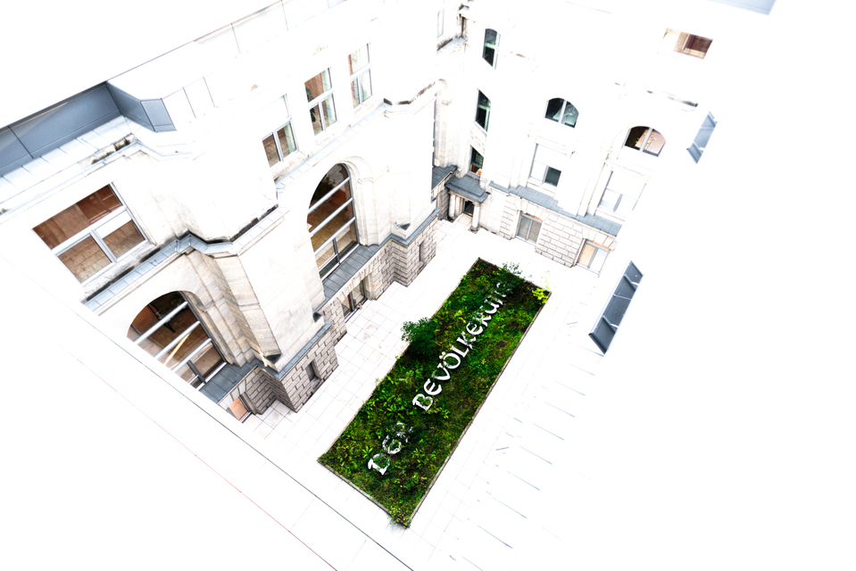 The People - ID 001842