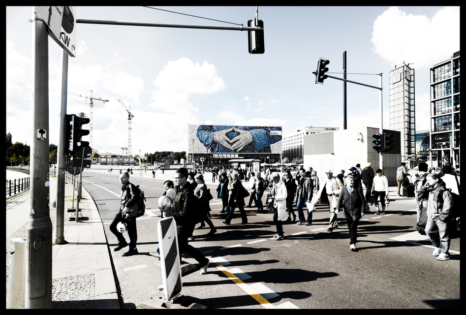 Hands Over - ID 001914