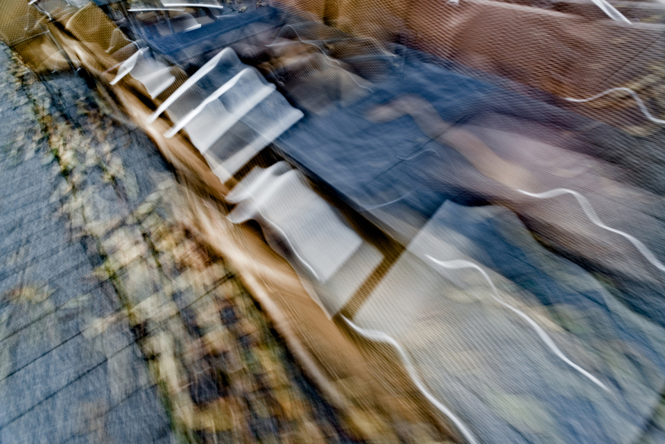 Passing Empty Cafe Tables - ID 001961