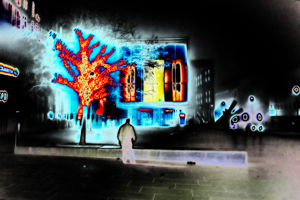 Burning Tree with Man - ID 002146