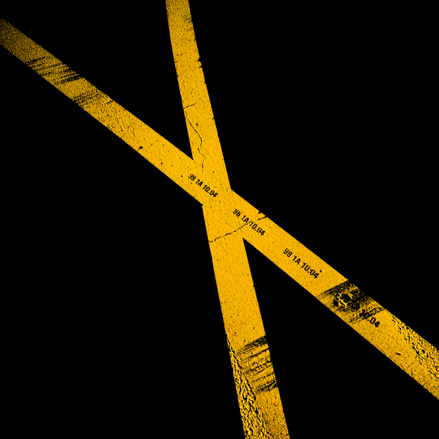 Broken Cross III - ID 002326