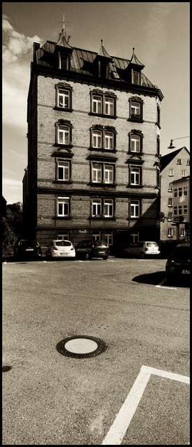 In Front of House - ID 002452