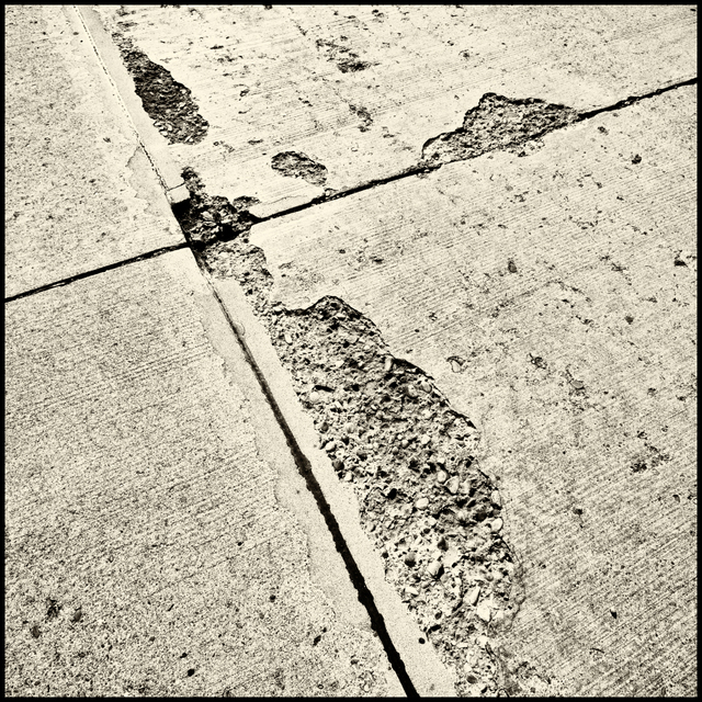 Broken Concrete - ID 002534