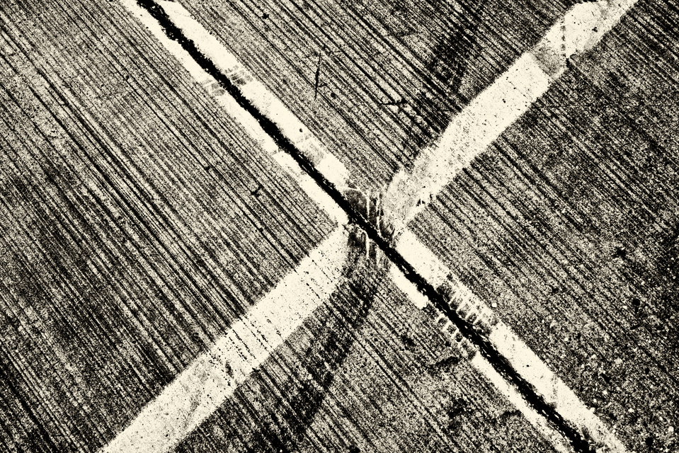 Concrete Traces VII - ID 002541