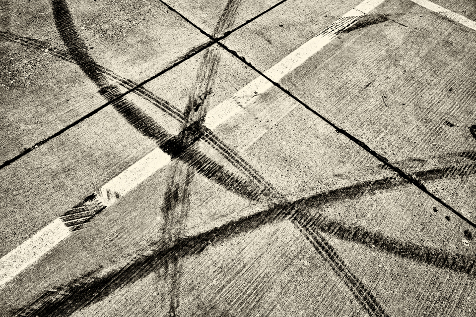 Concrete Traces IX - ID 002543