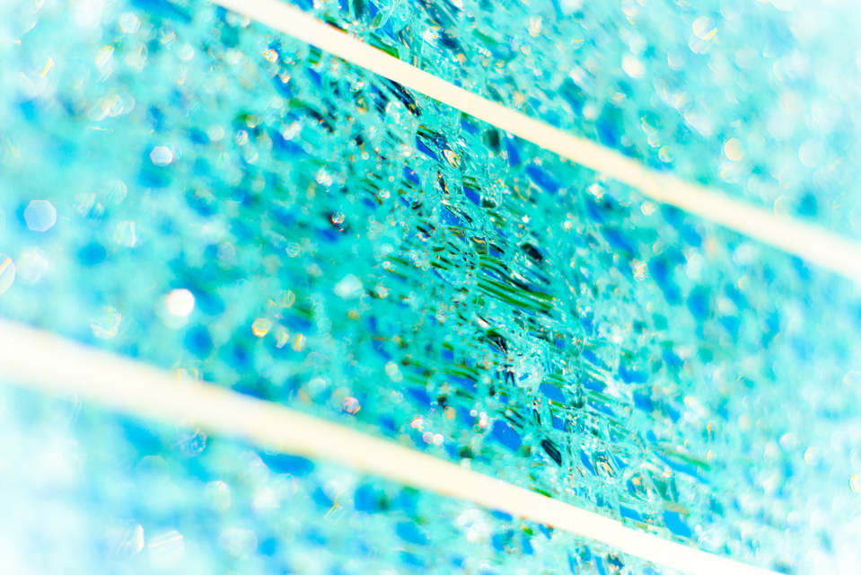 Broken Glass Beauty II - ID 002553