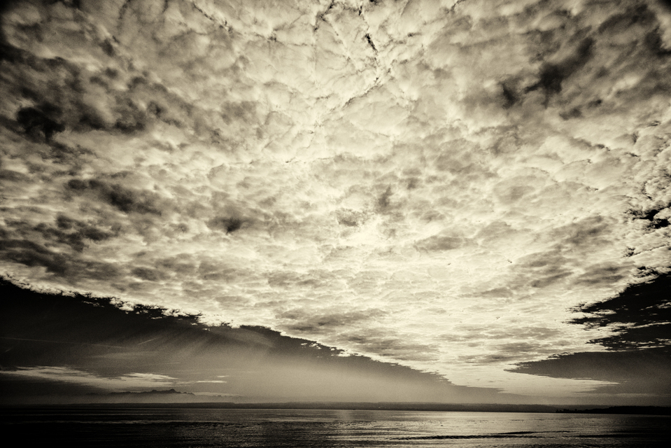 Cloud over Lake - ID 002767