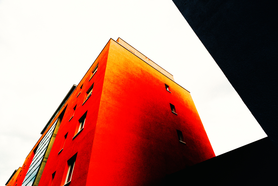 Red Black and White - ID 002770