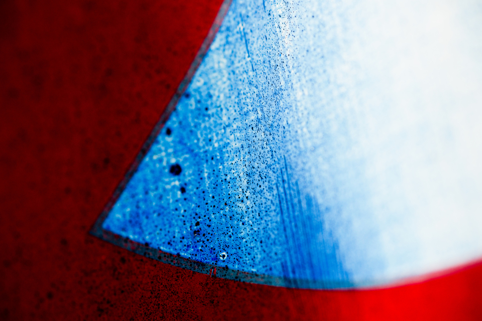 Blue on White with Red II - ID 002858