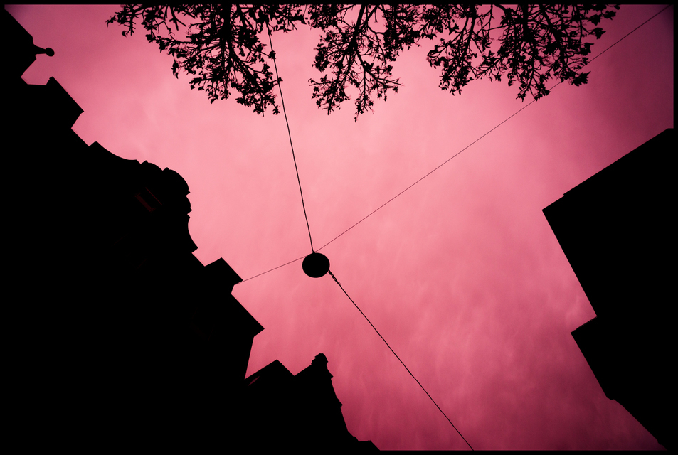 Lamp on Red II - ID 003142