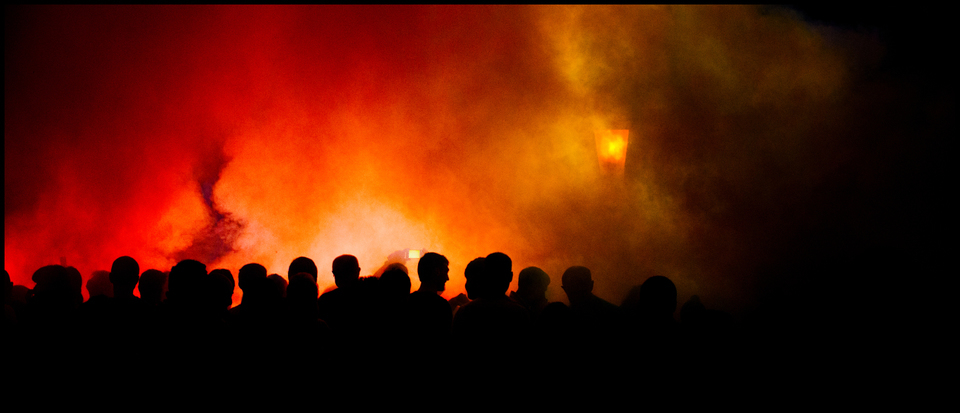 Follower under the Streetlamp V - ID 003749