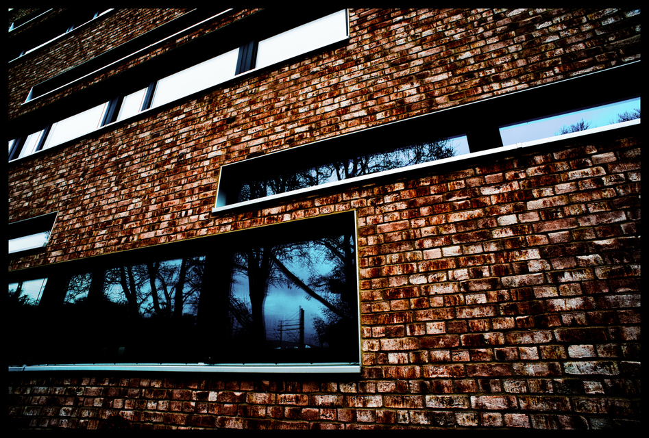 Broken Wall - ID 003897