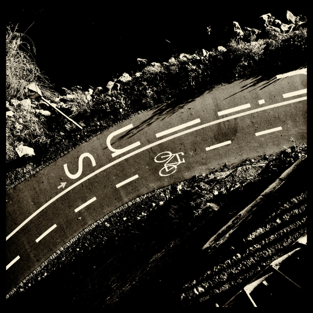 US and Bike - ID 003906