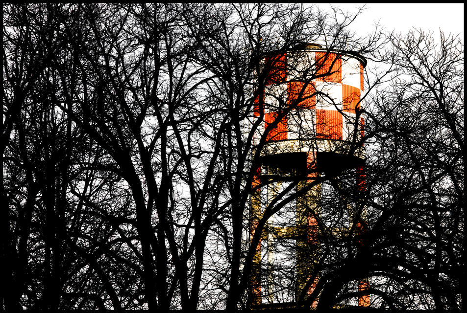 Suburb Water Tower - ID 003933