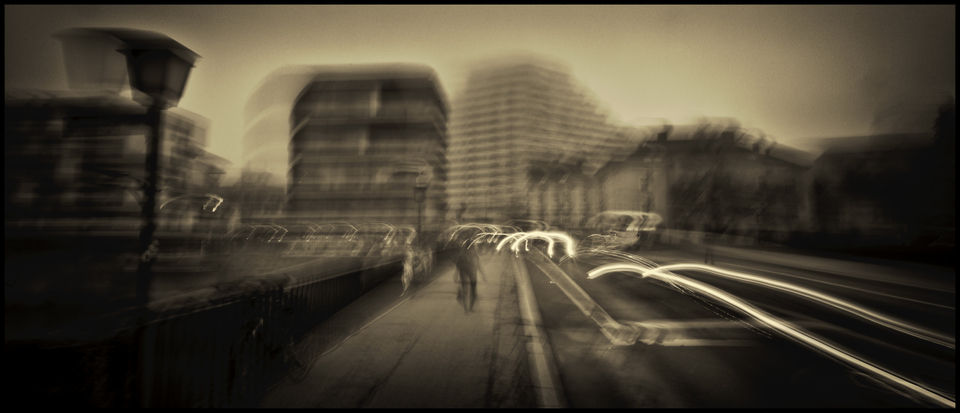 Jumping over Bridge - ID 004013