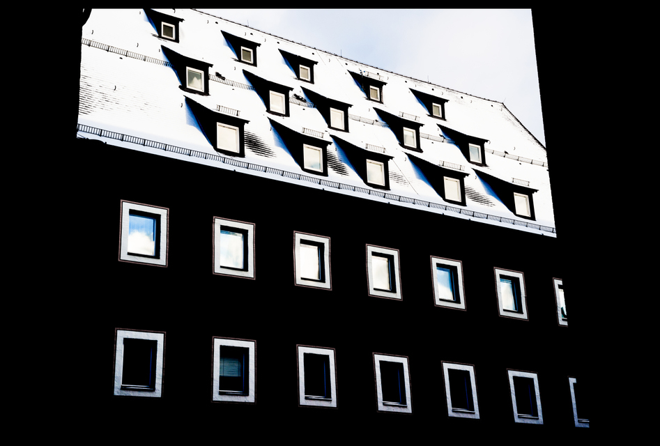 Black and White Windows - ID 004077