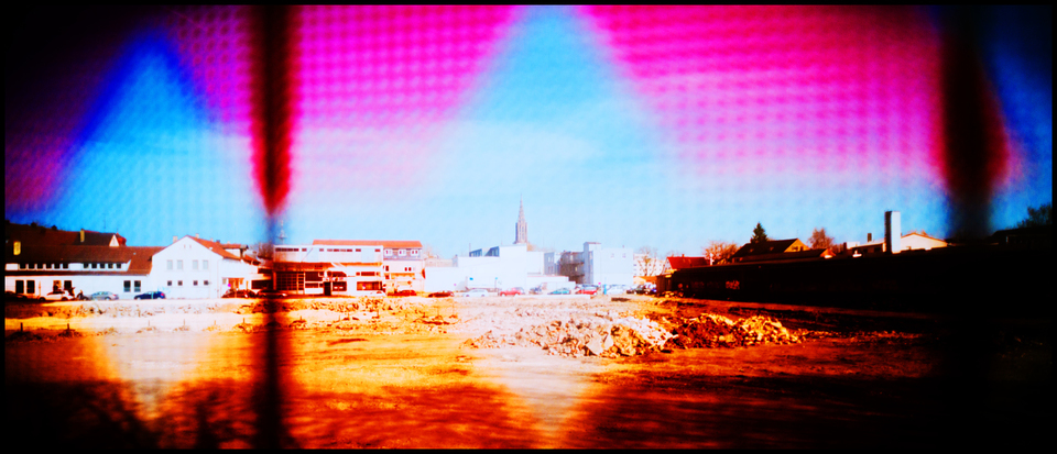 Behind the Barricade - ID 004229