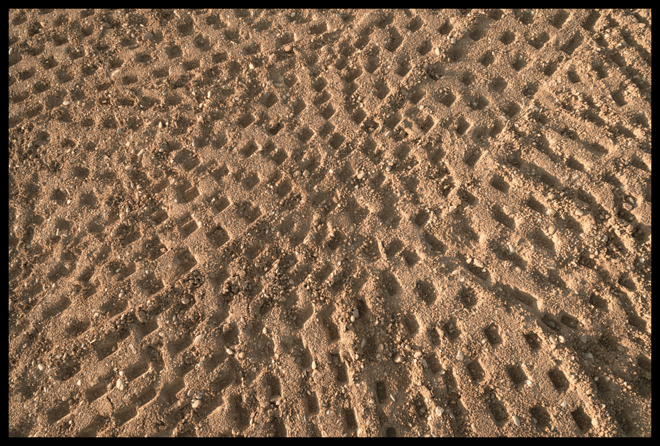 Maltreated Earth II - ID 004244