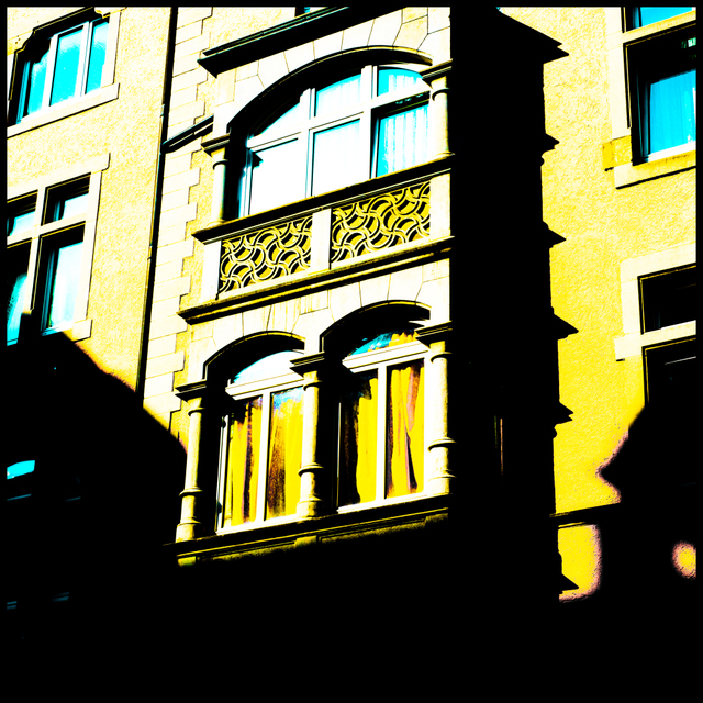 Old Facade II - ID 004323