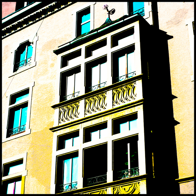 Old Facade III - ID 004324