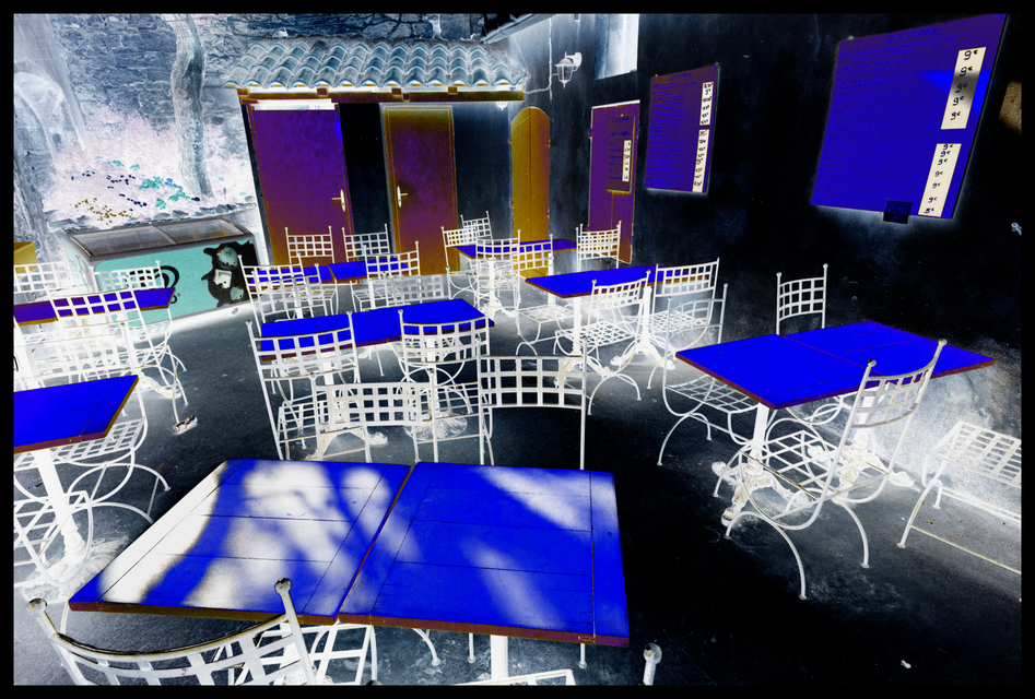 Tourists are Gone - ID 004356