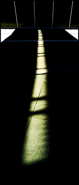 Bridge Light in Shadow - ID 004444