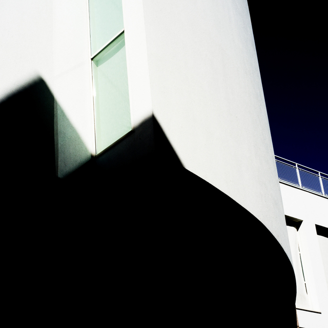 Light and Shadows III - ID 004548