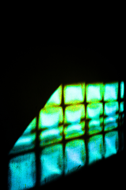 Window Reflection II - ID 004555