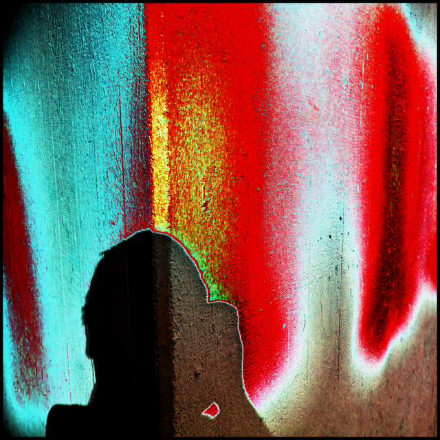 Self at Corner - ID 004596