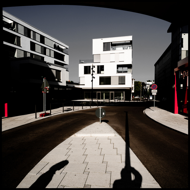 Under the Bow - ID 004642