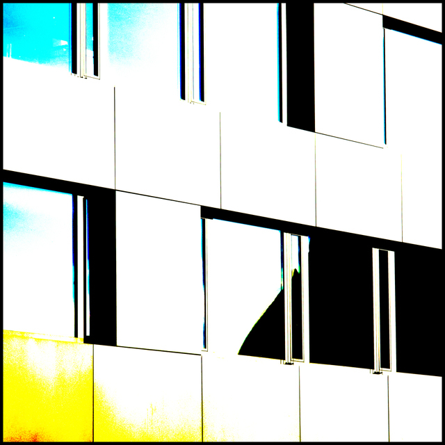 Front in Bright Light II - ID 004854