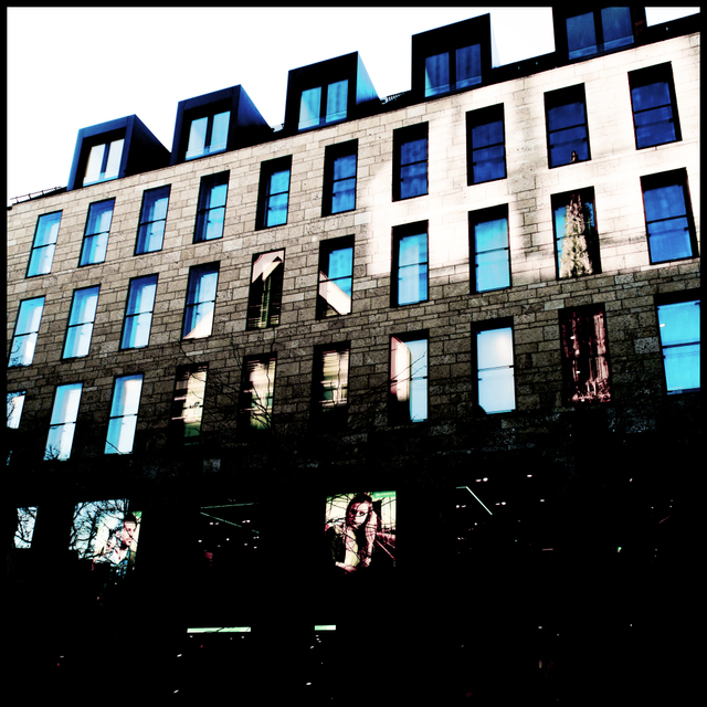 Man and Woman and Blue Windows - ID 004912