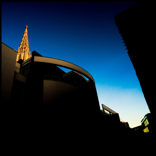 Outside Shadow II - ID 004917