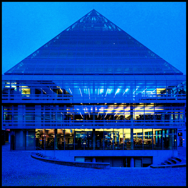 Public Library V - ID 004956