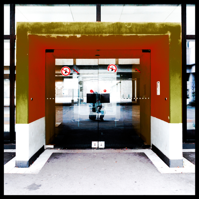 Golden Entrance - ID 004997