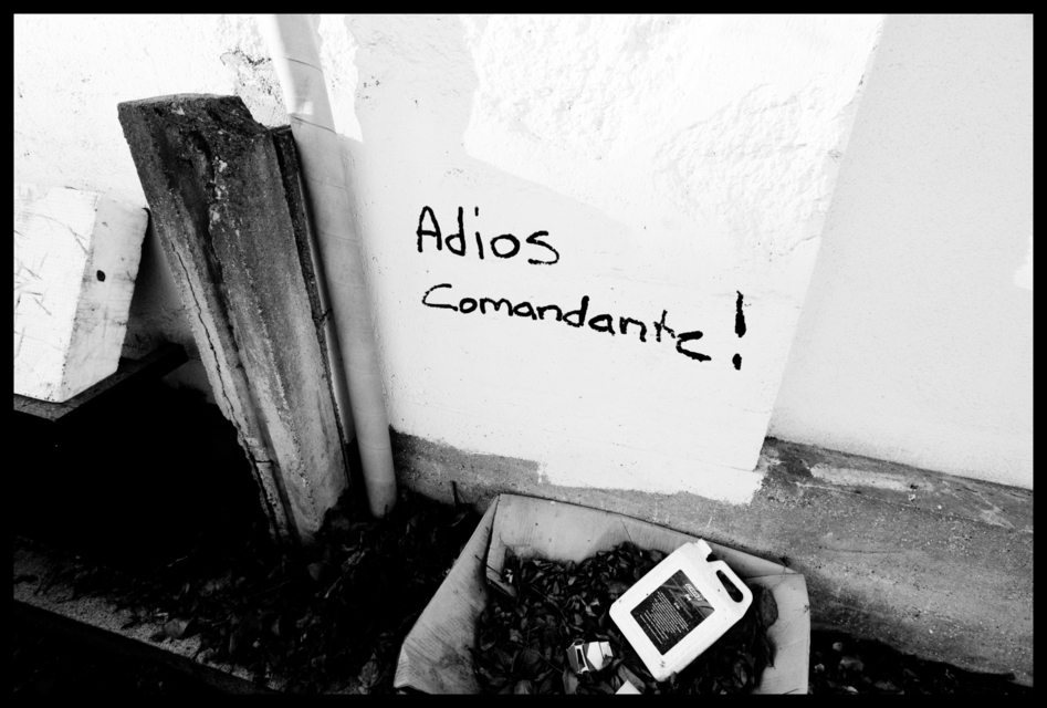 Adios Comandante - ID 005020