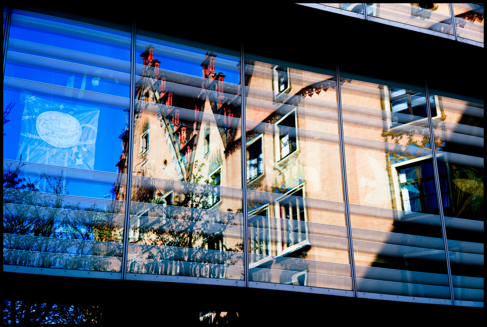 Townhall in Mirror I - ID 005154