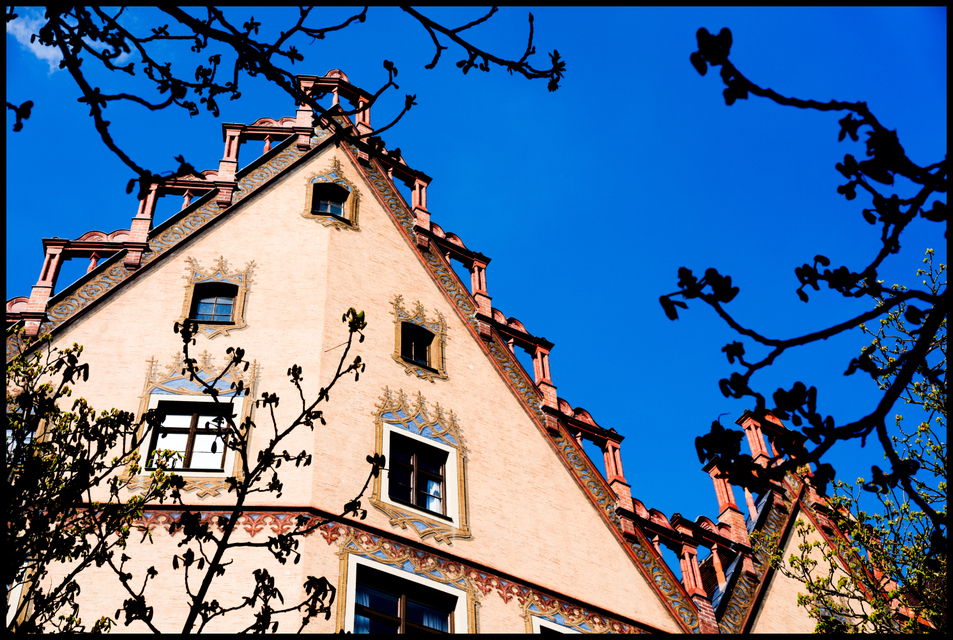 Townhall Gable - ID 005157