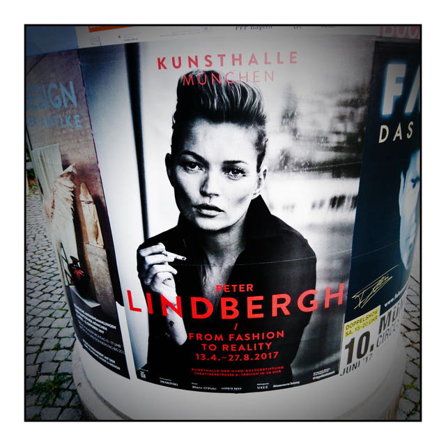 Commuting VIII - ID 005223